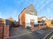 2 bedroom detached house for sale