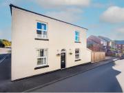 2 bedroom detached house for sale