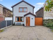 2 bedroom detached house for sale