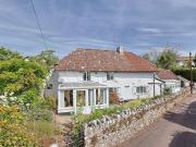 2 bedroom detached house for sale