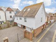 2 bedroom detached house for sale