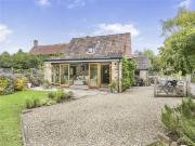 2 bedroom detached house for sale