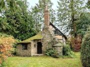 2 bedroom detached house for sale