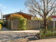 2 bedroom detached house for sale