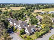 2 bedroom detached house for sale