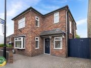 2 bedroom detached house for sale
