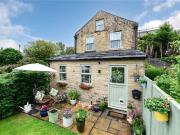 2 bedroom detached house for sale