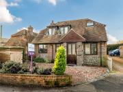 2 bedroom detached house for sale