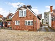 2 bedroom detached house for sale