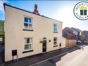 2 bedroom detached house for sale