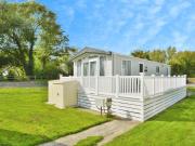 2 bedroom lodge for sale