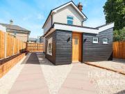2 bedroom detached house for sale