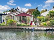 2 bedroom detached house for sale