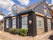 2 bedroom detached house for sale