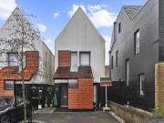 2 bedroom detached house for sale