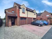 2 bedroom detached house for sale