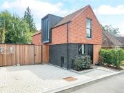 2 bedroom detached house for sale
