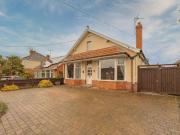2 bedroom detached house for sale