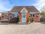 2 bedroom detached house for sale