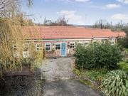 2 bedroom detached house for sale