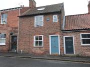 2 bedroom cottage to rent