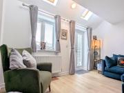 2 bedroom detached house to rent