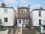 2 bedroom Detached House to rent, Aubrey Road,...