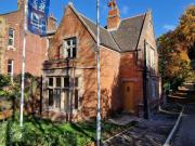 2 bedroom detached house to rent in Moorgate Road,...