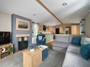 2 bedroom Detached Property for sale, Glen Road,...