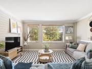 2 bedroom duplex for rent in Auckland Road, Clapham,...