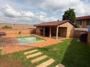 2 Bedroom Duplex in Roodepoort Central