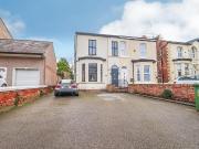 2 bedroom duplex to rent