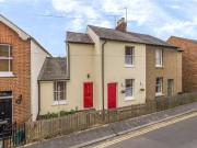 2 bedroom end of terrace house for rent in Albert...