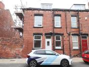 2 bedroom end of terrace house for rent in Barden Mount,...