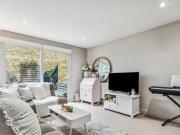 2 Bedroom End Of Terrace House For Rent In Bishops Park