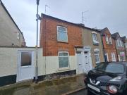 2 bedroom end of terrace house for rent in Hampton...