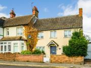 2 bedroom end of terrace house for rent in High Street,...