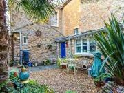 2 bedroom end of terrace house for rent in Hill Road...