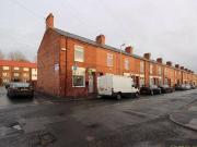 2 bedroom end of terrace house for rent in Renshaw...