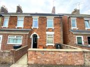 2 bedroom end of terrace house for rent in St Philips...