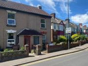 2 bedroom end of terrace house for rent in Station Road,...