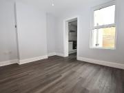 2 bedroom end of terrace house for rent in Warren Road,...