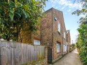 2 bedroom end of terrace house for sale in Albany...