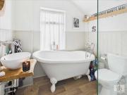 2 bedroom end of terrace house for sale in Cemetery...