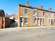 2 bedroom end of terrace house for sale in Finsbury...