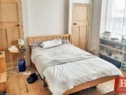 2 bedroom end of terrace house for sale in Sandgate...