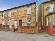 2 bedroom end of terrace house for sale in The Crescent,...