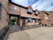 2 bedroom end of terrace house to rent