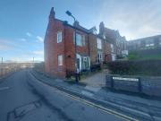 2 bedroom end of terrace house to rent