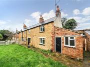 2 bedroom end of terrace house to rent